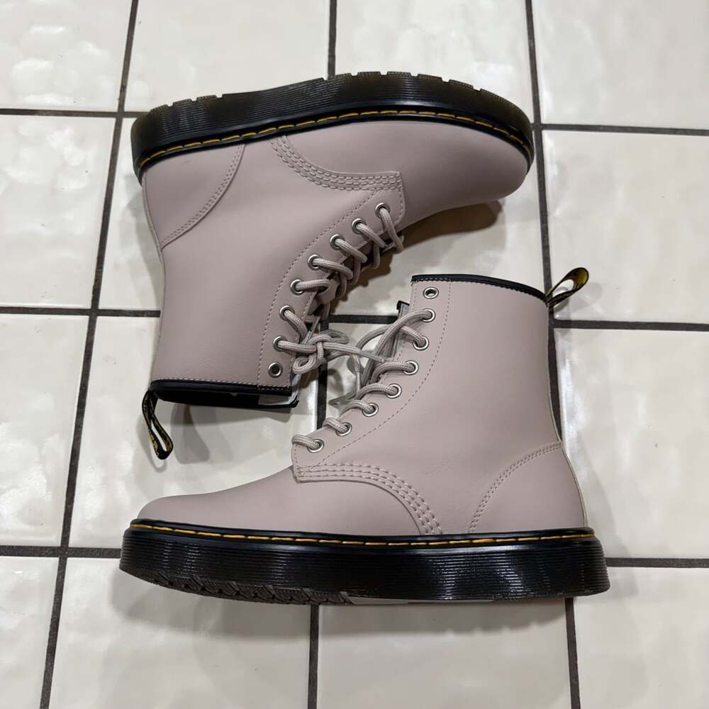 Dr. Martens Zavala Combat Boots Vintage Taupe Womens 7 Brand New